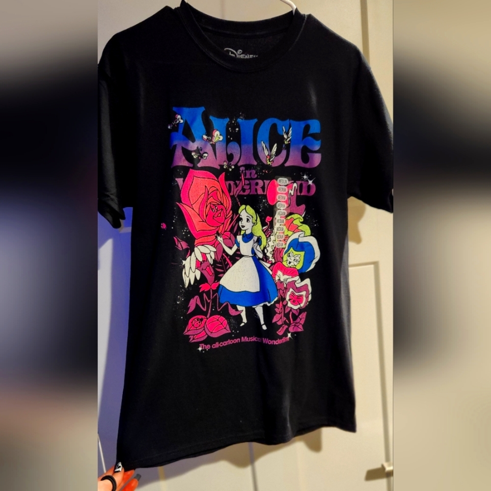 Disney Alice in wonderland shirt